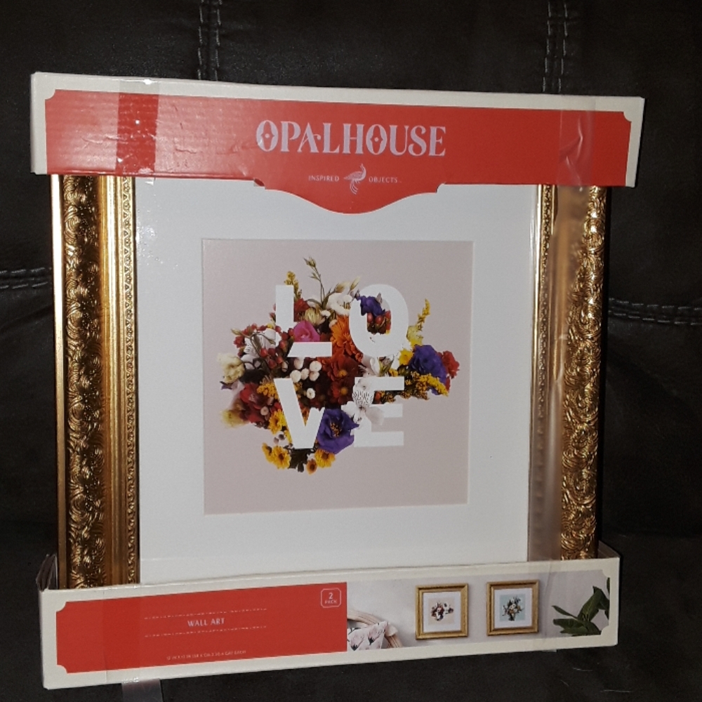 2 Beautiful flower love and be happy frame photos!